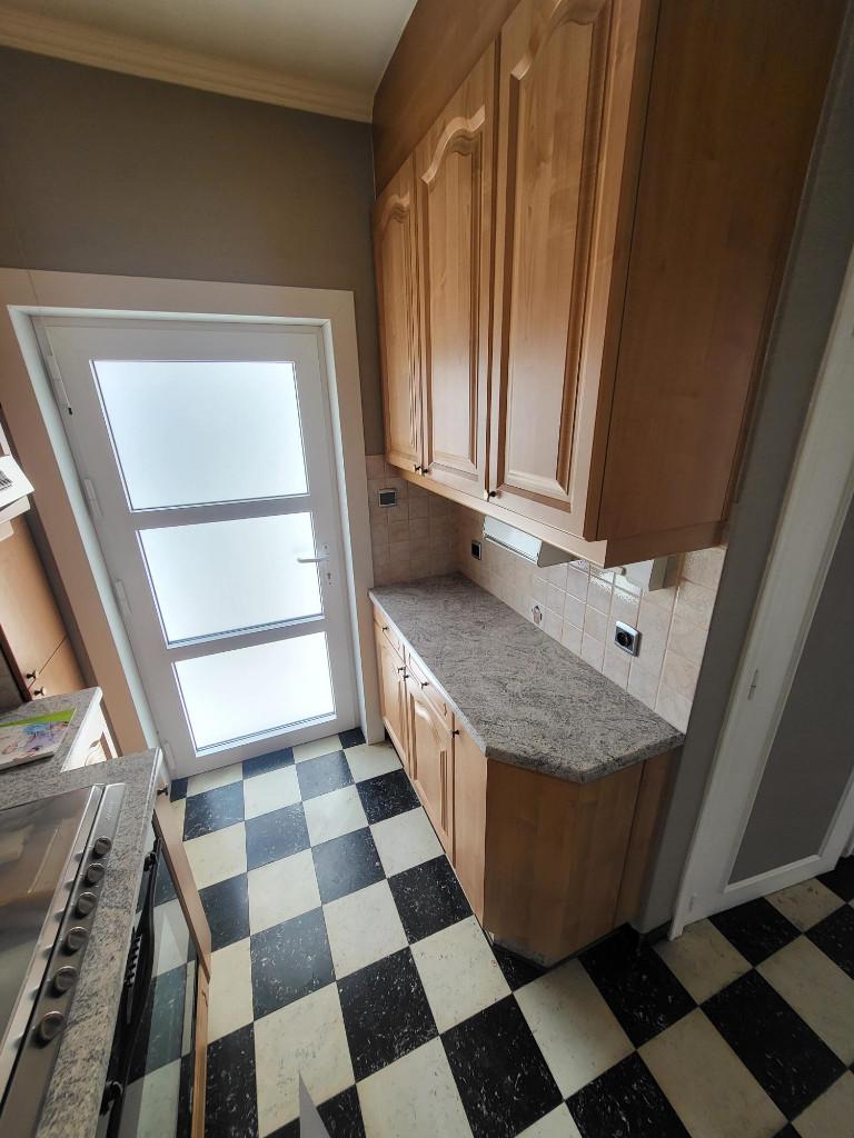 Keuken met dubbele wandopstelling in zeer goede staat, Ophalen, Bruin, Dubbelwandige keuken, Zo goed als nieuw