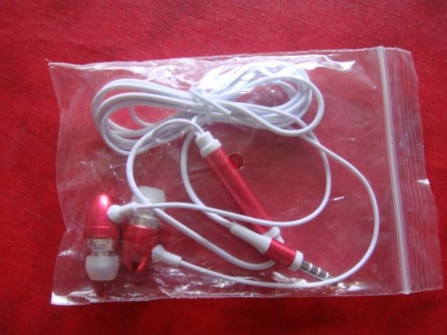 Ecouteurs stéréo rouge. "NOKIA ASHA 200"., Verzenden, Nieuw