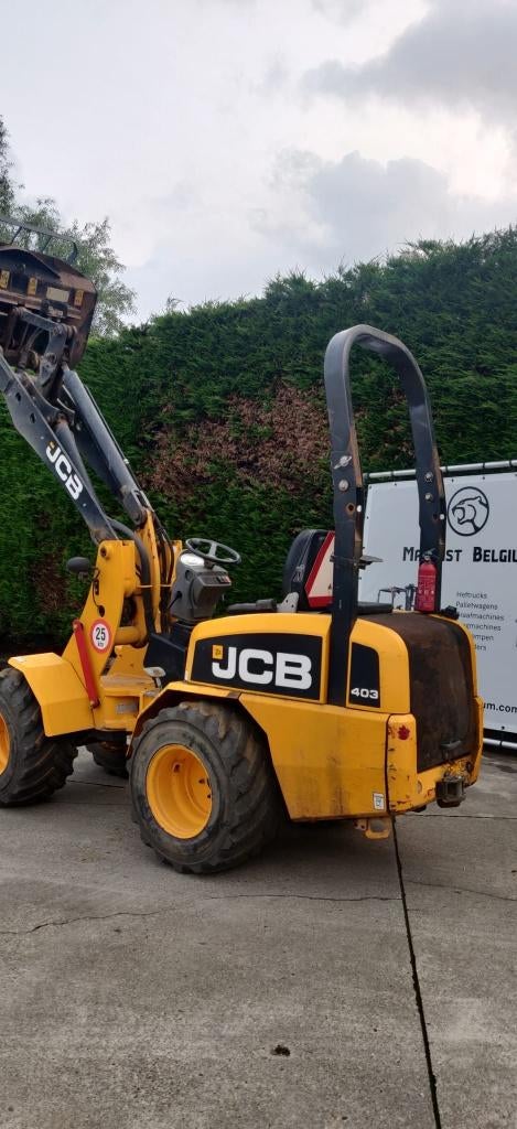 NOUVELLE chargeuse sur pneus JCB 605, Enlèvement