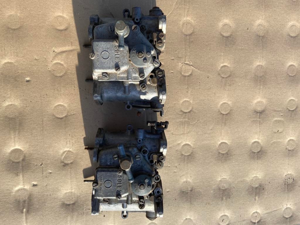 Paire de carburateurs Solex  C40 ADDHE, Enlèvement