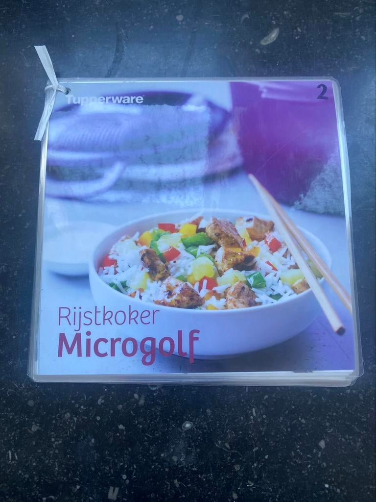Tupperware kookboekjes gelamineerd - rijst/ mandochef/ extra, Huis en Inrichting, Keuken | Tupperware, Zo goed als nieuw