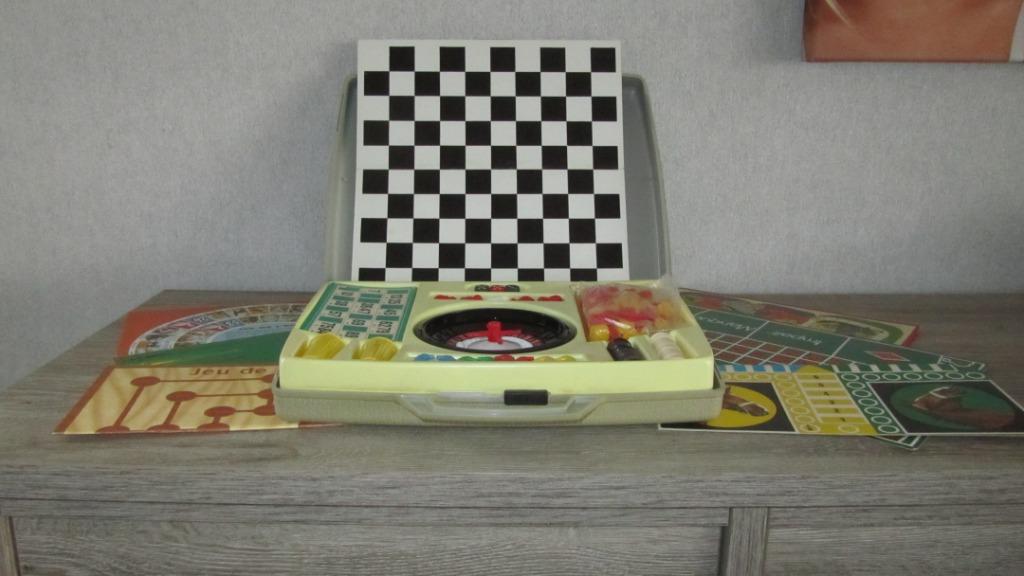 Box met 8 gezelschapsspelen, Vijf spelers of meer, Ophalen of Verzenden, Zo goed als nieuw