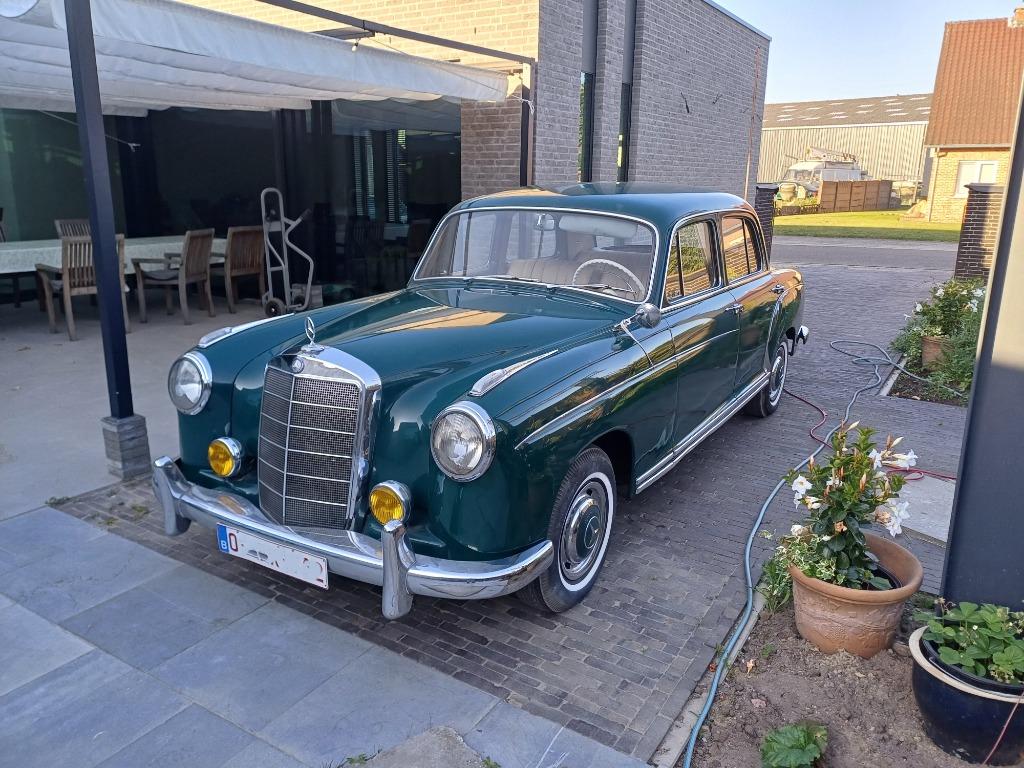Mercedes-Benz W180 220S, Autos, Achat, Entreprise, Boîte manuelle, Berline