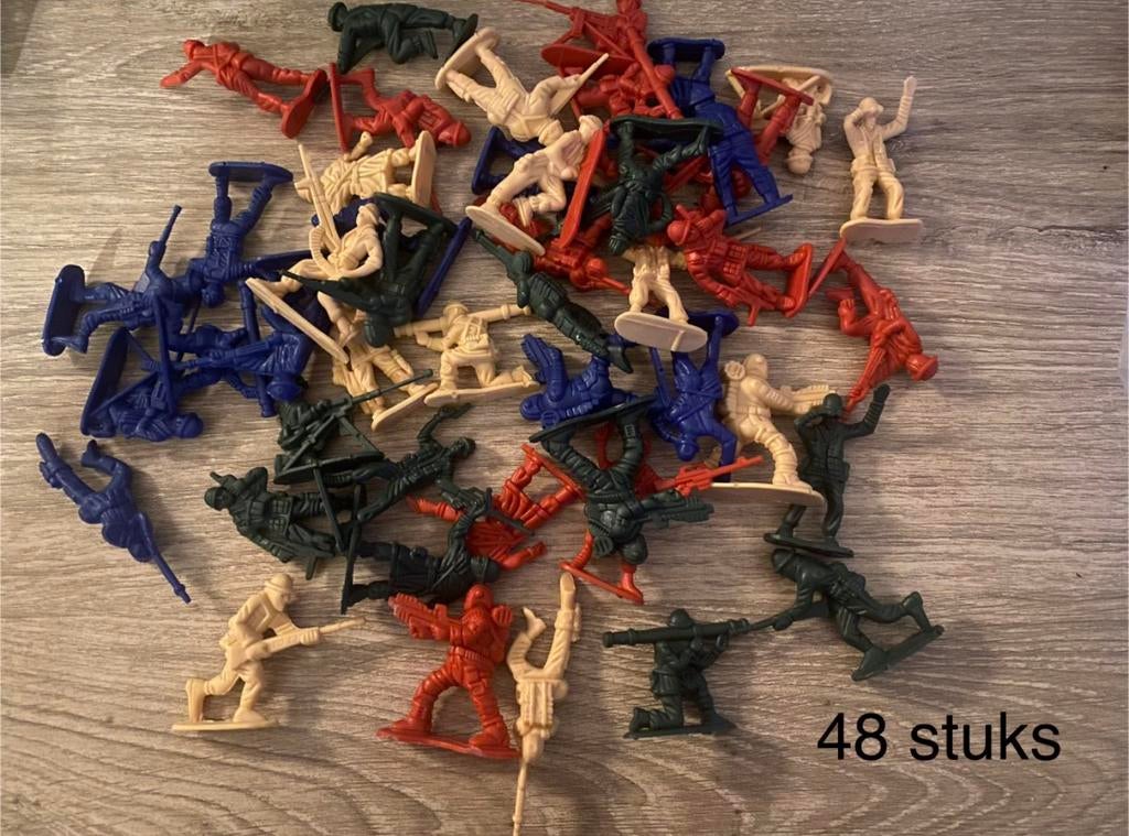 🔥 Plastieken soldaatjes - 48 stuks., Kinderen en Baby's, Speelgoed | Actiefiguren, Zo goed als nieuw, Ophalen of Verzenden