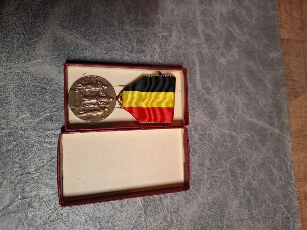 Militaire medaille Charleroi WO2, Collections, Objets militaires | Général, Enlèvement ou Envoi