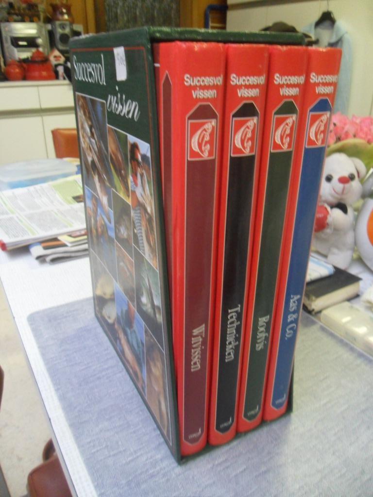 succesvol vissen  box 4 boeken, Boeken, Sportboeken, Zo goed als nieuw, Ophalen of Verzenden