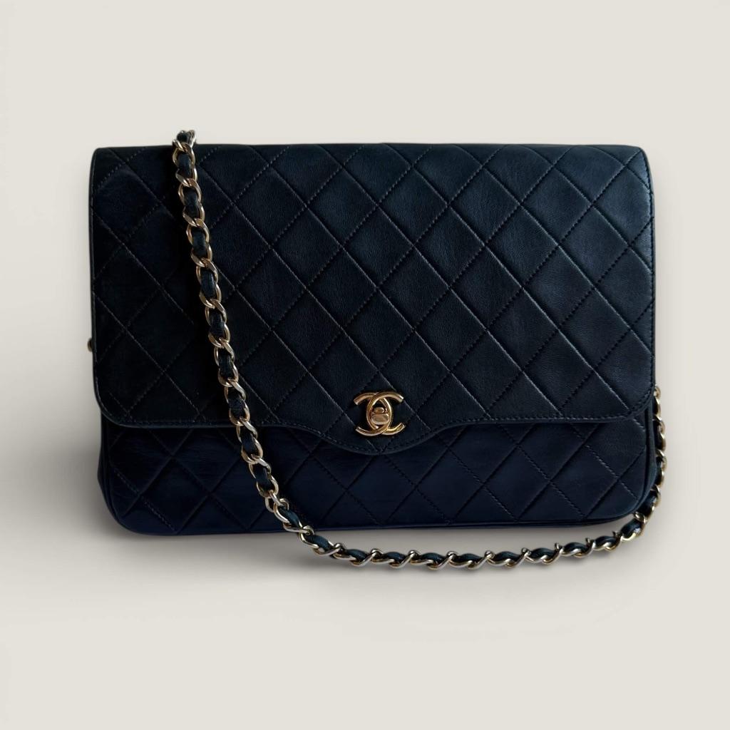 Chanel vintage matelasse single flap, Handtassen en Accessoires, Tassen | Damestassen, Gebruikt, Schoudertasje, Zwart, Ophalen of Verzenden
