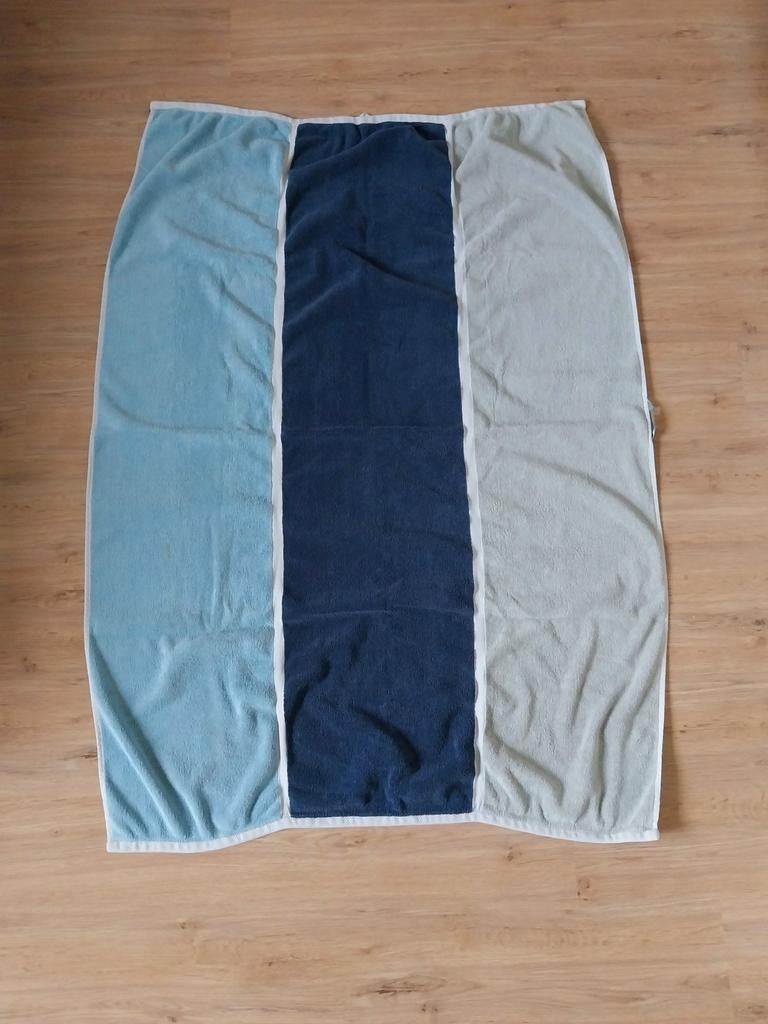 Grote badhanddoek van Ikea, Huis en Inrichting, Badkamer | Badtextiel en Accessoires, Ophalen of Verzenden, Zo goed als nieuw