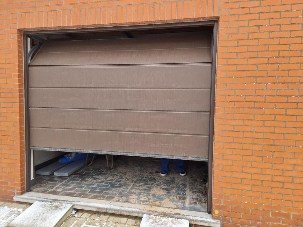 Hörmann sectionaal garagepoort,2300x2050mm, 42mm geïsoleerd, Enlèvement