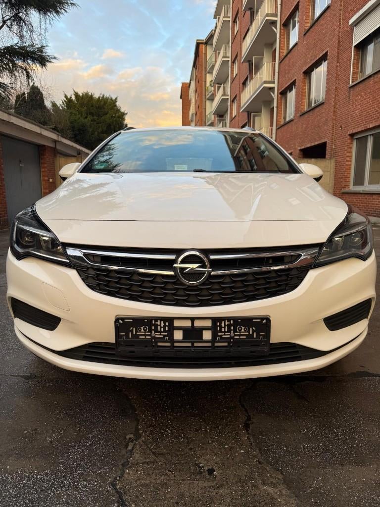 2018 Opel Astra K Sports Tourer Edition, Voorwielaandrijving, Parkeersensor, Stof, Euro 6