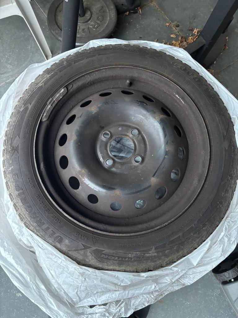 Pneu hiver d’occasion démonté, stocker au sec., 15 pouces, Pneus et Jantes, Pneus hiver, Enlèvement ou Envoi
