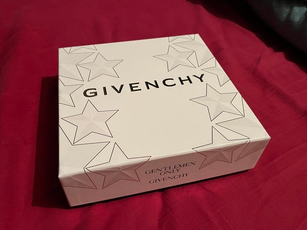 Boîte Givenchy (vide), Enlèvement ou Envoi, Comme neuf