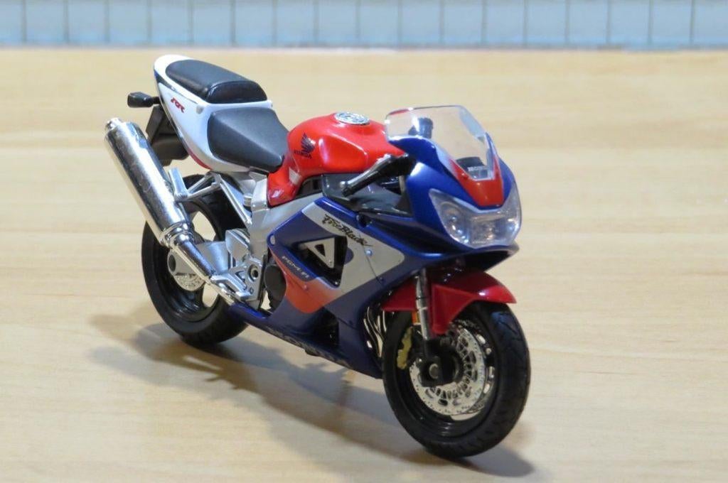 Honda CBR900RR Fireblade 929 tricolore 1:18 12164 los, Ophalen of Verzenden, Nieuw, Motor, Welly