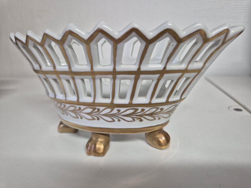 Hispana Spaans porseleinen mandje, Ophalen