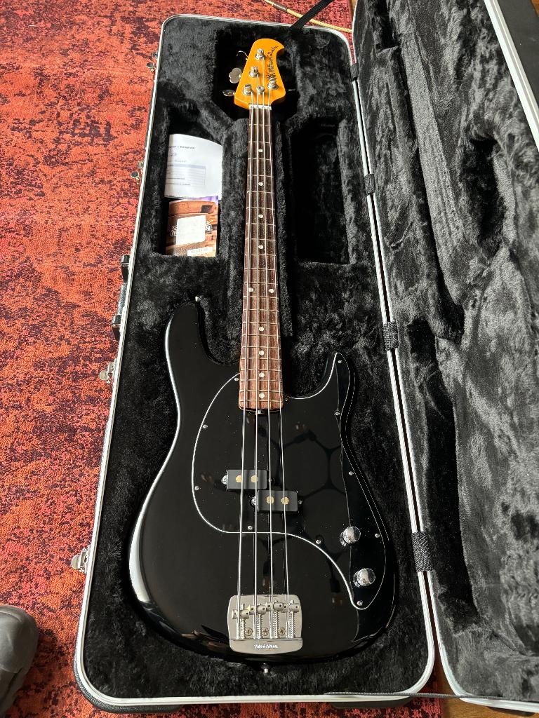 Ernie Ball Music Man Cutlass bass, Muziek en Instrumenten, Ophalen, Zo goed als nieuw, Overige typen