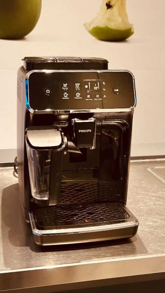 Machine à cafés automatique, Electroménager, Machine à espresso, Réservoir d'eau amovible, Café en grains, Comme neuf