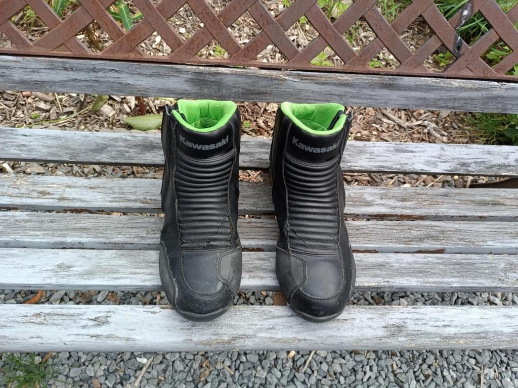 Chaussures moto., Enlèvement