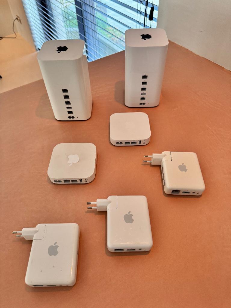 Apple AirPort set – 7 routers (2 Extreme 2013 + Express), Informatique & Logiciels, Enlèvement ou Envoi, Comme neuf, Apple