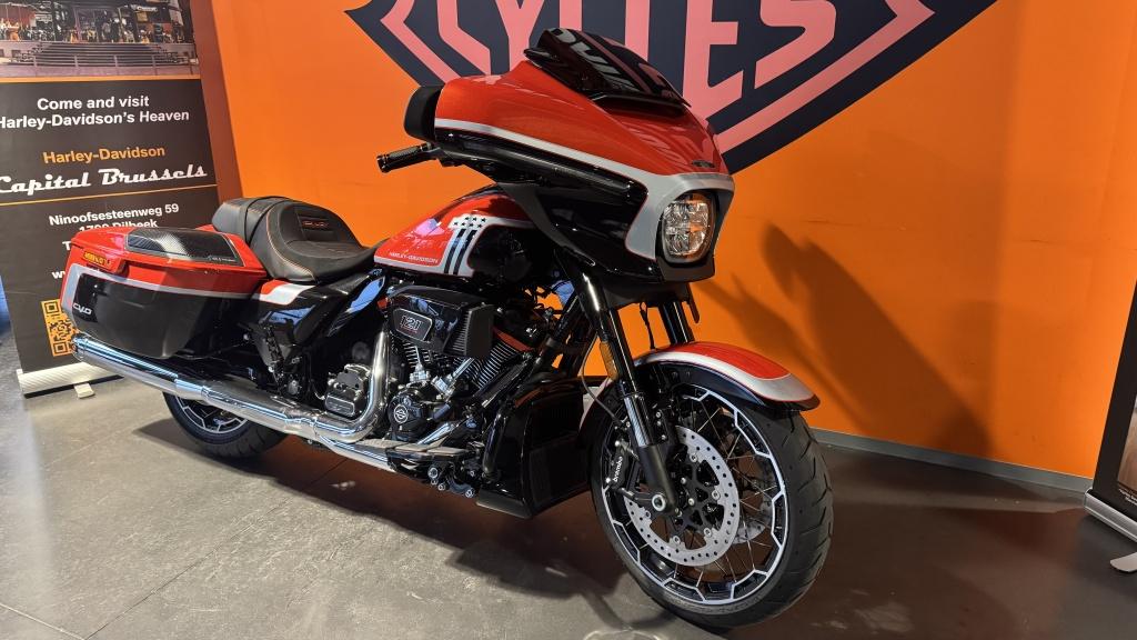 Harley-Davidson Tour STREET GLIDE CVO (bj 2024), Motoren, Motoren | Harley-Davidson, Traction Control, Overig, 1977 cc