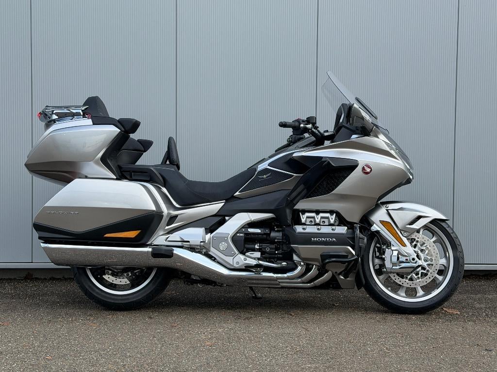 Honda GL 1800 Goldwing Tour Deluxe / Full / 2024 -- 5000 km