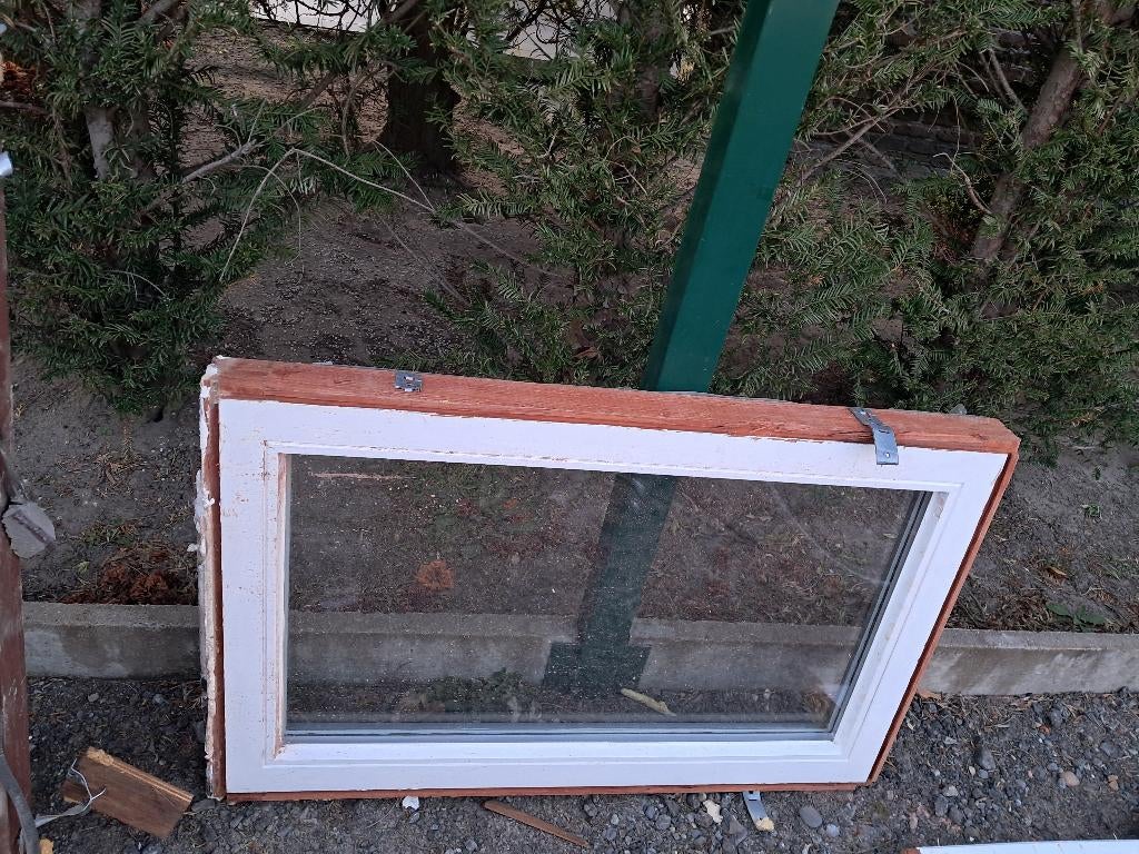 2 vaste ramen (1 pvc, 1 hout) berghok dubbel glas, Double vitrage, Fenêtre de façade ou Vitre, Enlèvement, Utilisé