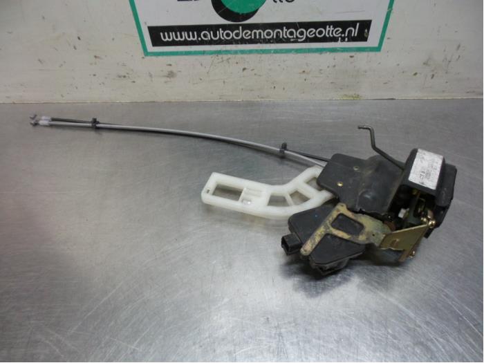 Deurslot Mechaniek 4Deurs links-achter van een Kia Sportage, -, -, Ophalen of Verzenden, -