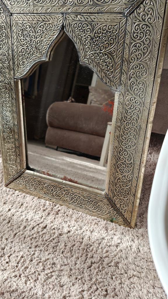 Oosterse spiegel, Ophalen