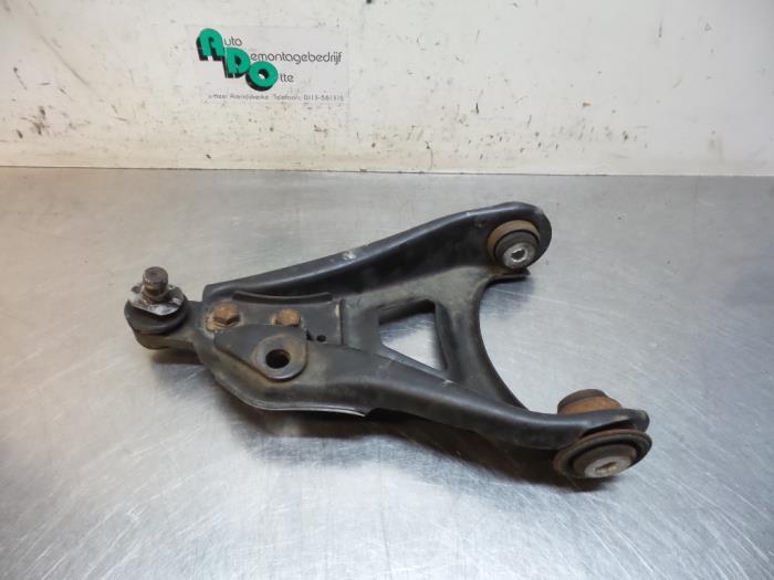 Bras de suspension avant gauche d'un Renault Kangoo (Kangoo, Renault, -, 3 mois de garantie, Utilisé