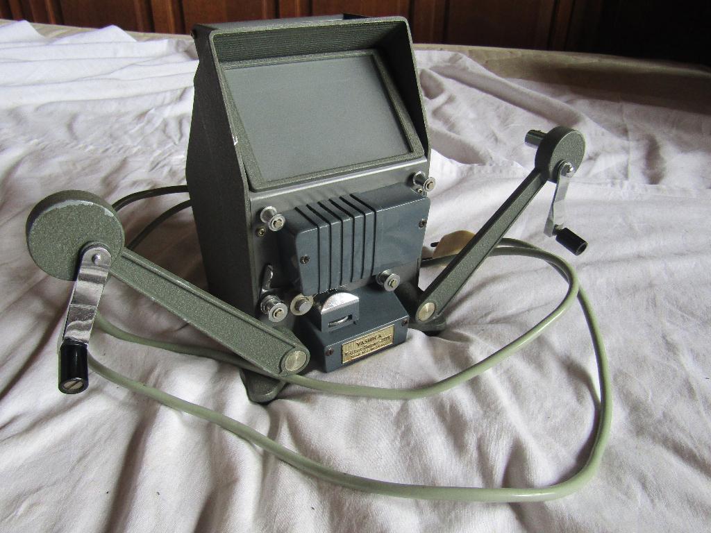 Projecteur-Visionneuse Yashica Editor Super-8PE, TV, Hi-fi & Vidéo, Appareils photo analogiques, Enlèvement ou Envoi