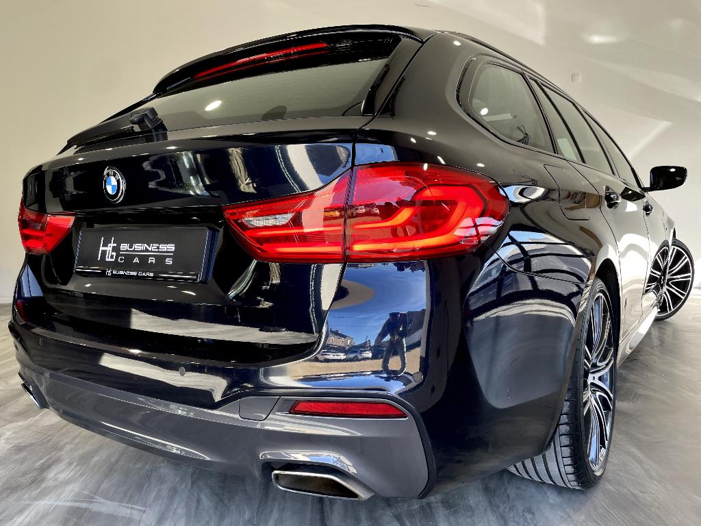 BMW 520 iA/ TOURING/ PACK M/ TOIT PANO/ ATTELAGE/ LED/ GPS, Autos, Entreprise, Alcantara, Noir, 5 portes