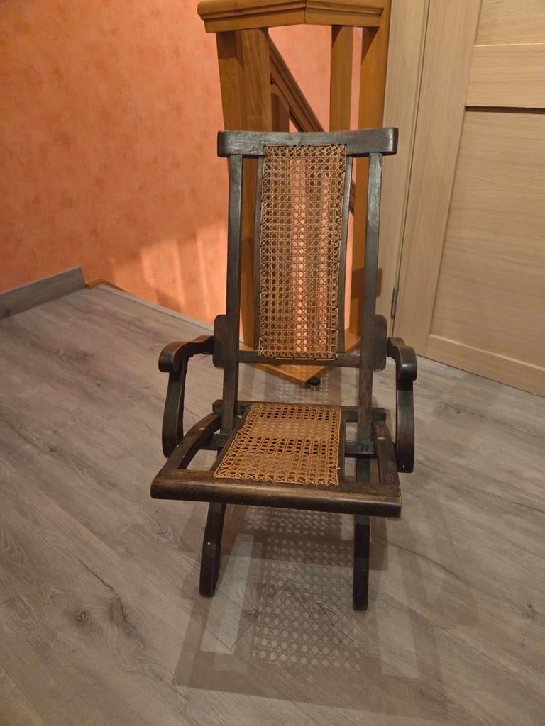 Fauteuil ancien pour enfants en bois avec cannage, Enlèvement