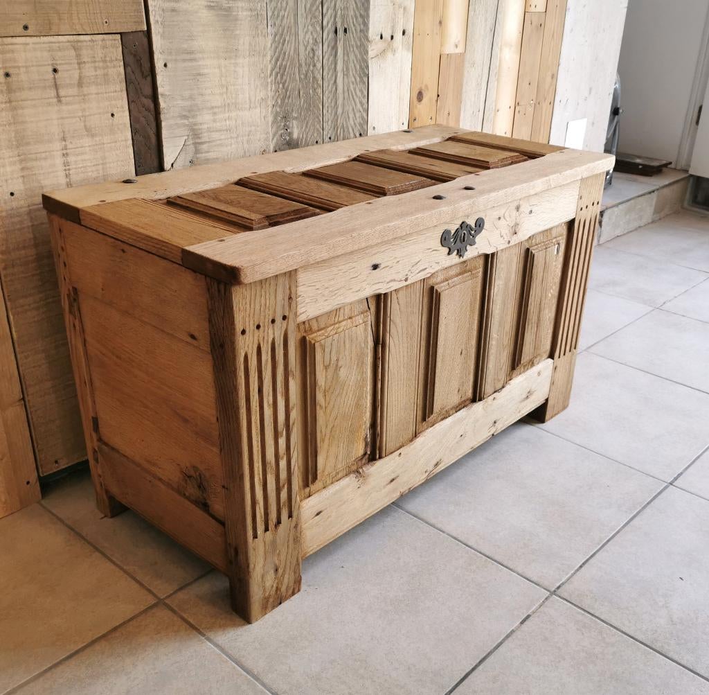 antieke dekenkist-/salontafel in zware geloogde eik B 88 H53, Ophalen