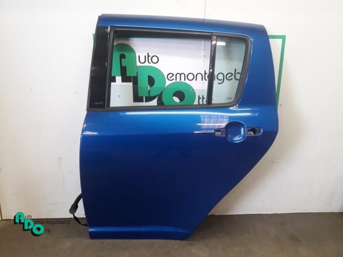 Portière 4portes arrière gauche d'un Suzuki Swift (Swift 0, Autos : Pièces & Accessoires, Carrosserie & Tôlerie, Porte, Suzuki