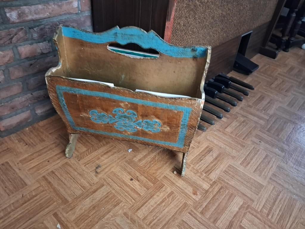 oude krantenbak - bieden, Ophalen