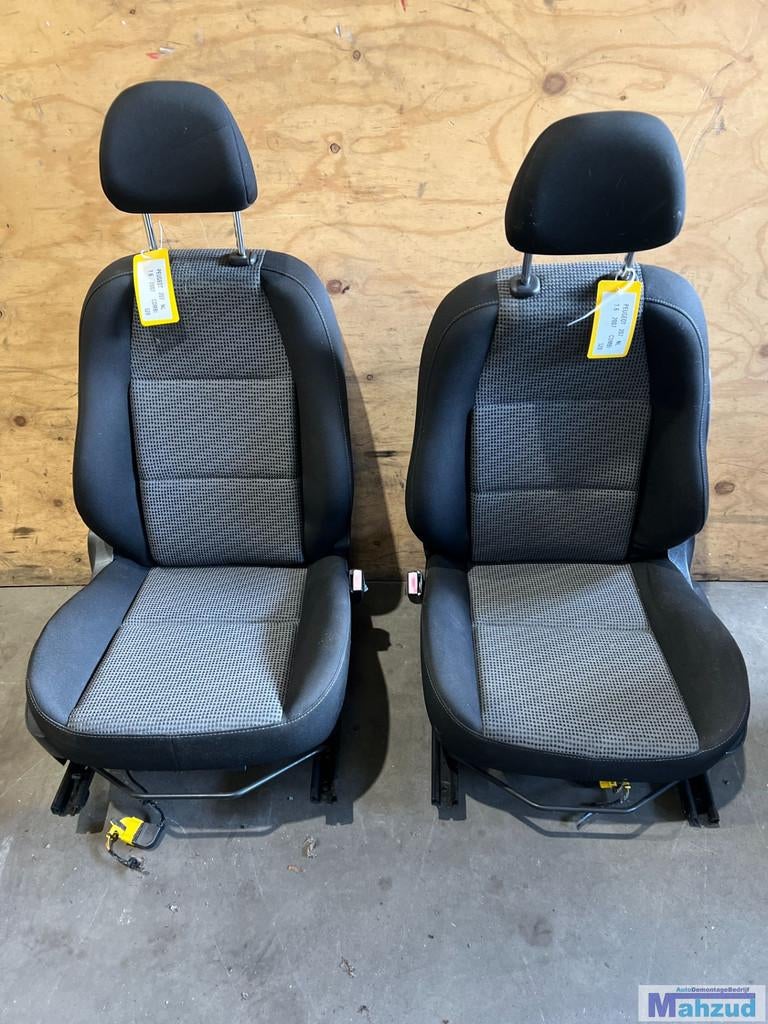 Banquette int rieure gris noir pour Peugeot 207 SW (2007-201, Taurusavenue 1
2132 LS  Hoofddorp, NL, Contact.group@renault.com