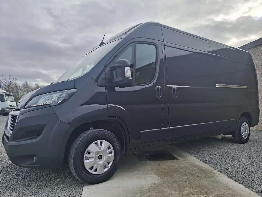 Peugeot Boxer 2.2 L3H2 *Nouveau Moteur* (bj 2023), Auto's, Gebruikt, 4 cilinders, Zwart, Bedrijf