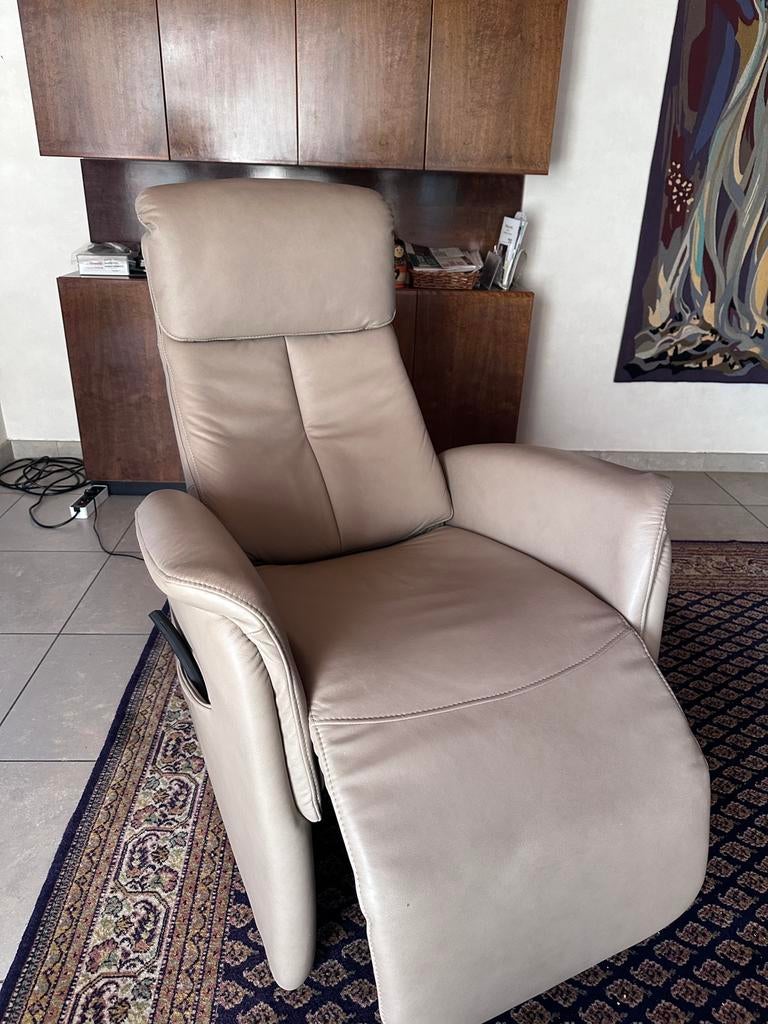 Elektrische relax Hukla in leder, op te halen in Grimbergen, Ophalen, Zo goed als nieuw, Leer