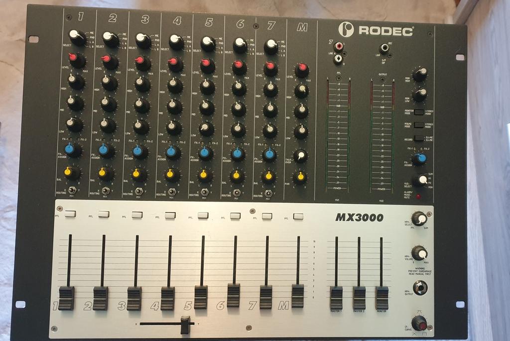 mx3000, Muziek en Instrumenten, Mengpanelen, Ophalen, Zo goed als nieuw, 5 tot 10 kanalen, Microfooningang