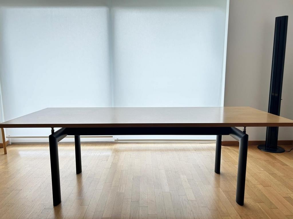 LC6 eettafel van Le Corbusier (Cassina), Huis en Inrichting, Tafels | Eettafels, Gebruikt, 50 tot 100 cm, 200 cm of meer, Vijf personen of meer