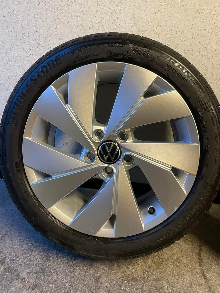 Vw golf 8 originele belmont 17’ velgen/ bridgstone zomerband, Auto-onderdelen, Banden en Velgen, Ophalen, 17 inch, Zomerbanden
