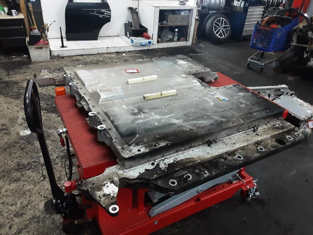 ACCU HV BMW X1 (U11) (01-2022/-) (8856548), Gebruikt, Mevr. I. Hauben, BMW, Rue de l'Espoir 34 34
4030  GRIVEGNÉE, BE