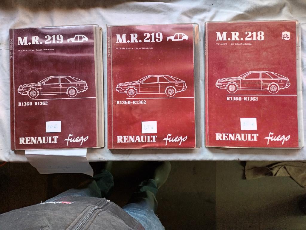 Werkplaatshandboeken en catalogen Renault, Boeken, Auto's | Boeken, Gelezen, Renault, Ophalen of Verzenden, Renault