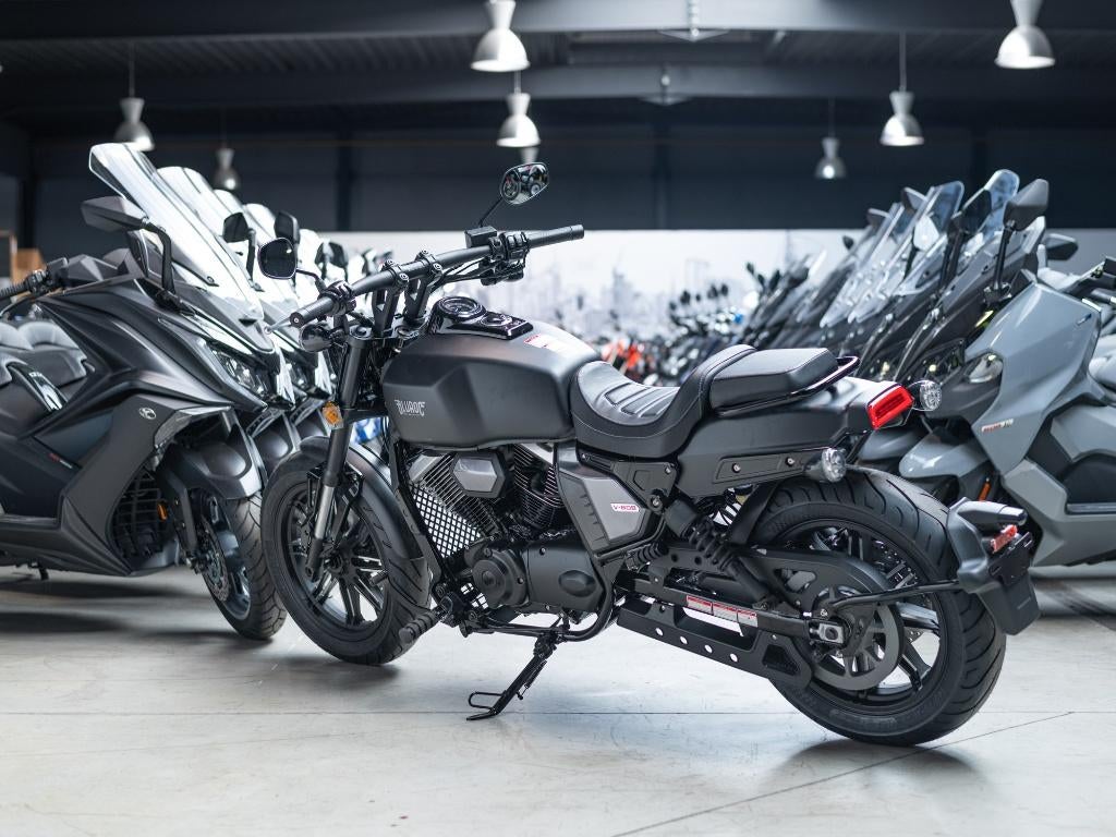 Bluroc V-Bob 250 [Fijn 0,0%], Motoren, 250 cc, 2 cilinders, Chopper, Bedrijf