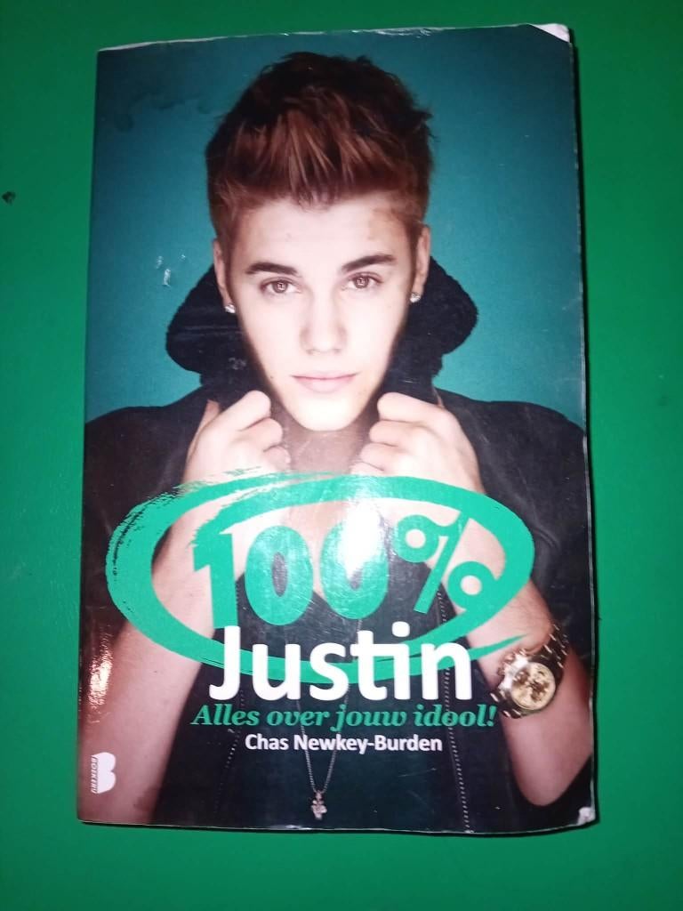 boek 100% justin, Artiest, Ophalen of Verzenden, Zo goed als nieuw, Chas newkey burden