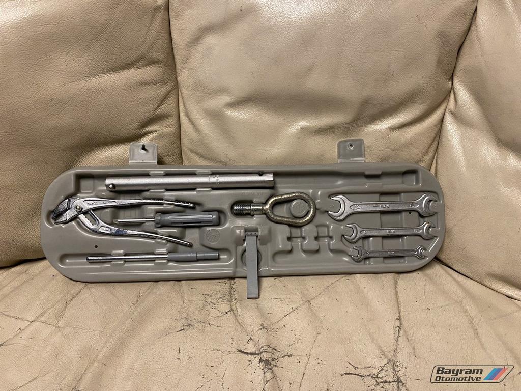 Bmw E36 gereedschapset onboard grote versie M3 3-serie coupe, Auto-onderdelen, Interieur en Bekleding, BMW, Gebruikt, Ophalen of Verzenden
