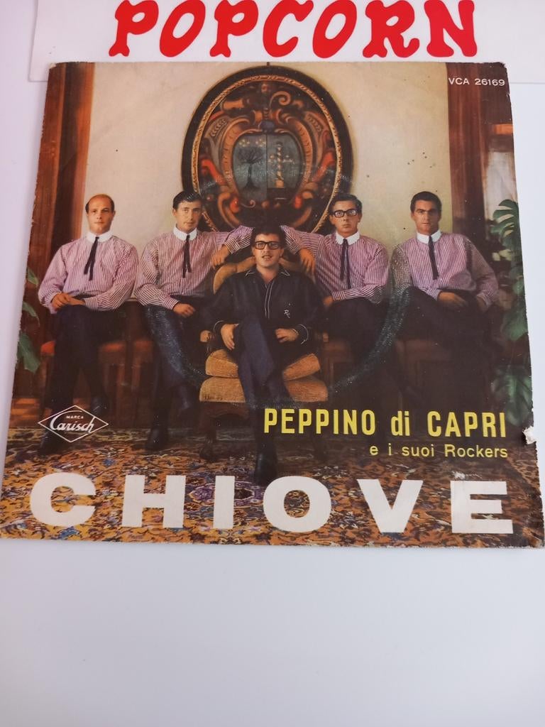 CAPRI PEPPINO. IO IO.TIMI YURO. WAT IS ER AAN DE HAND, SCHA