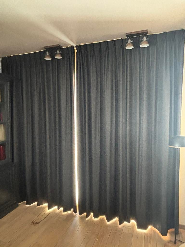 Donkergrijze verduisterende gordijnen, Huis en Inrichting, Stoffering | Gordijnen en Lamellen, Zo goed als nieuw, 200 cm of meer