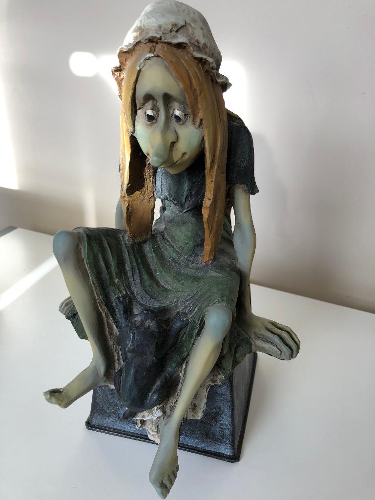 Statuette troll, Enlèvement, Utilisé, Humain