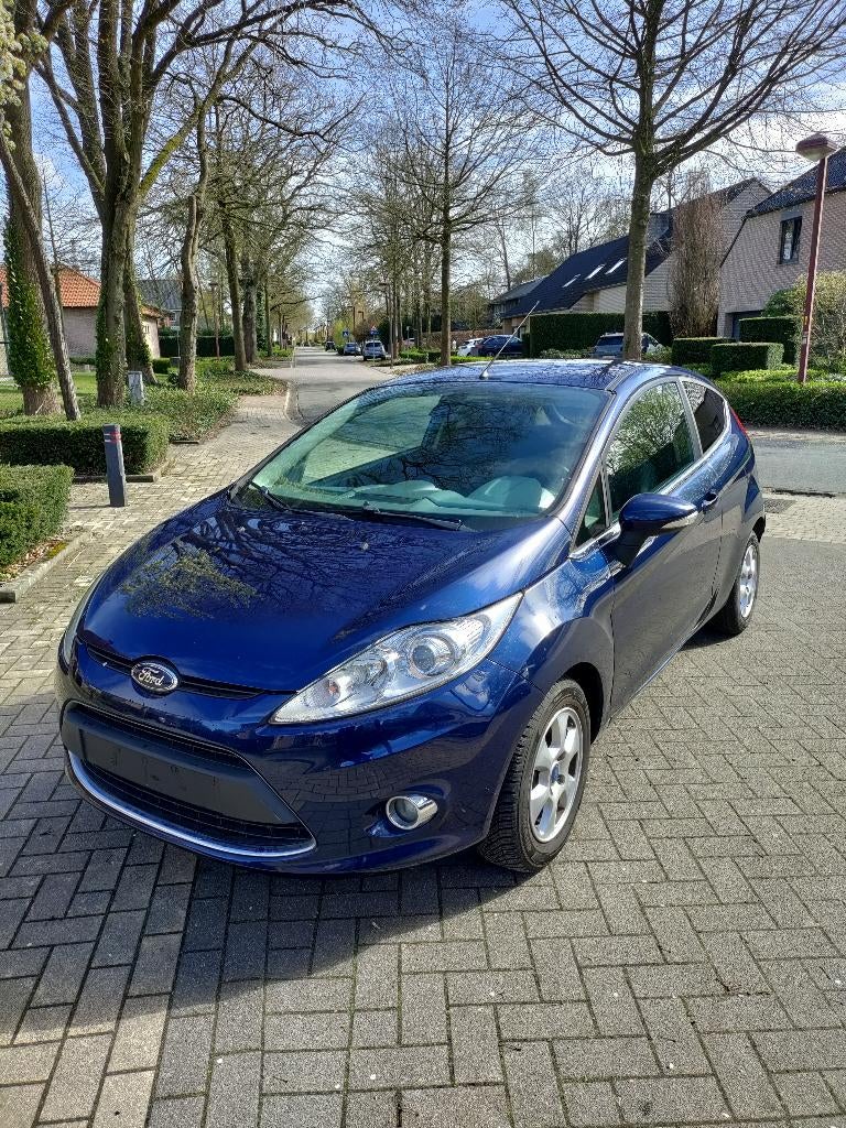 Ford fiesta 2011, Autos, Ford, Particulier, Fiësta, Diesel, Euro 5, Coupé, 3 portes, Boîte manuelle, Bleu, Gris, Tissu, Traction avant