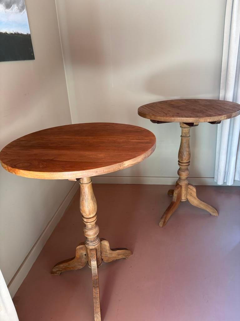Charmante massief houten ronde tafeltjes, Ophalen